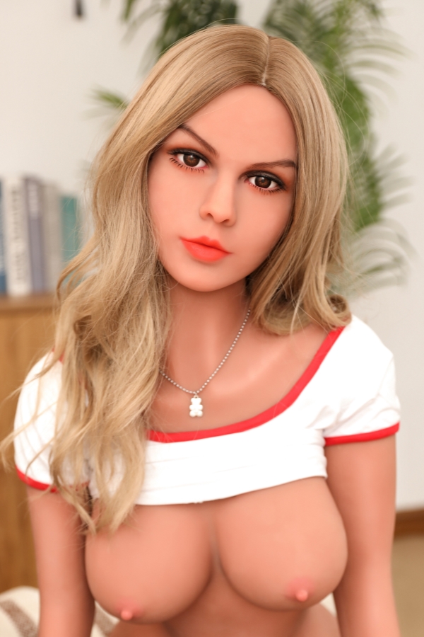 sex doll Sandrine