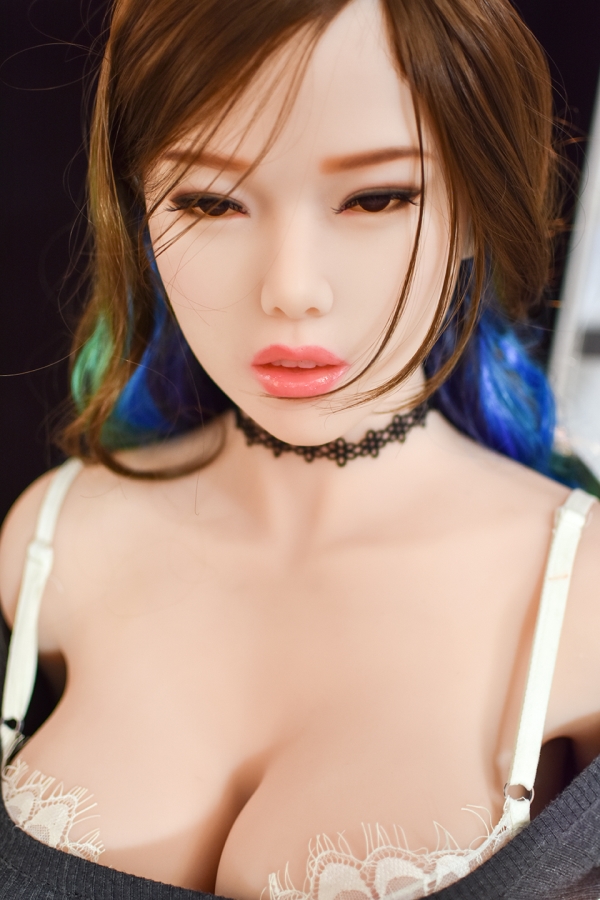poupée de sexe féminin asiatique