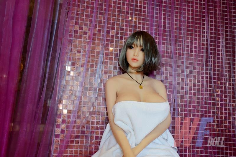 poupée sexuelle japonaise